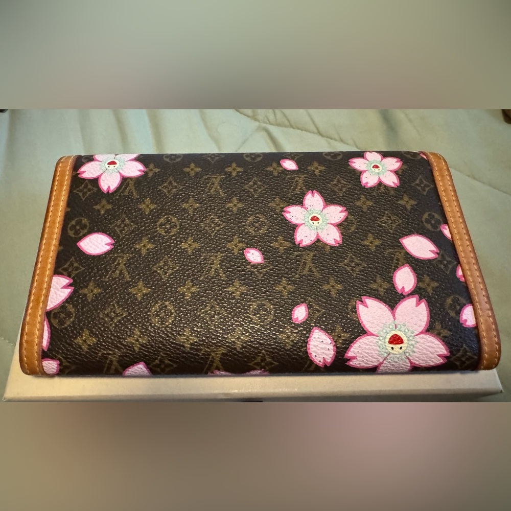 Limited Edition Louis Vuitton x Murakami Cherry Blossom Continental Wallet - Picture 7 of 8